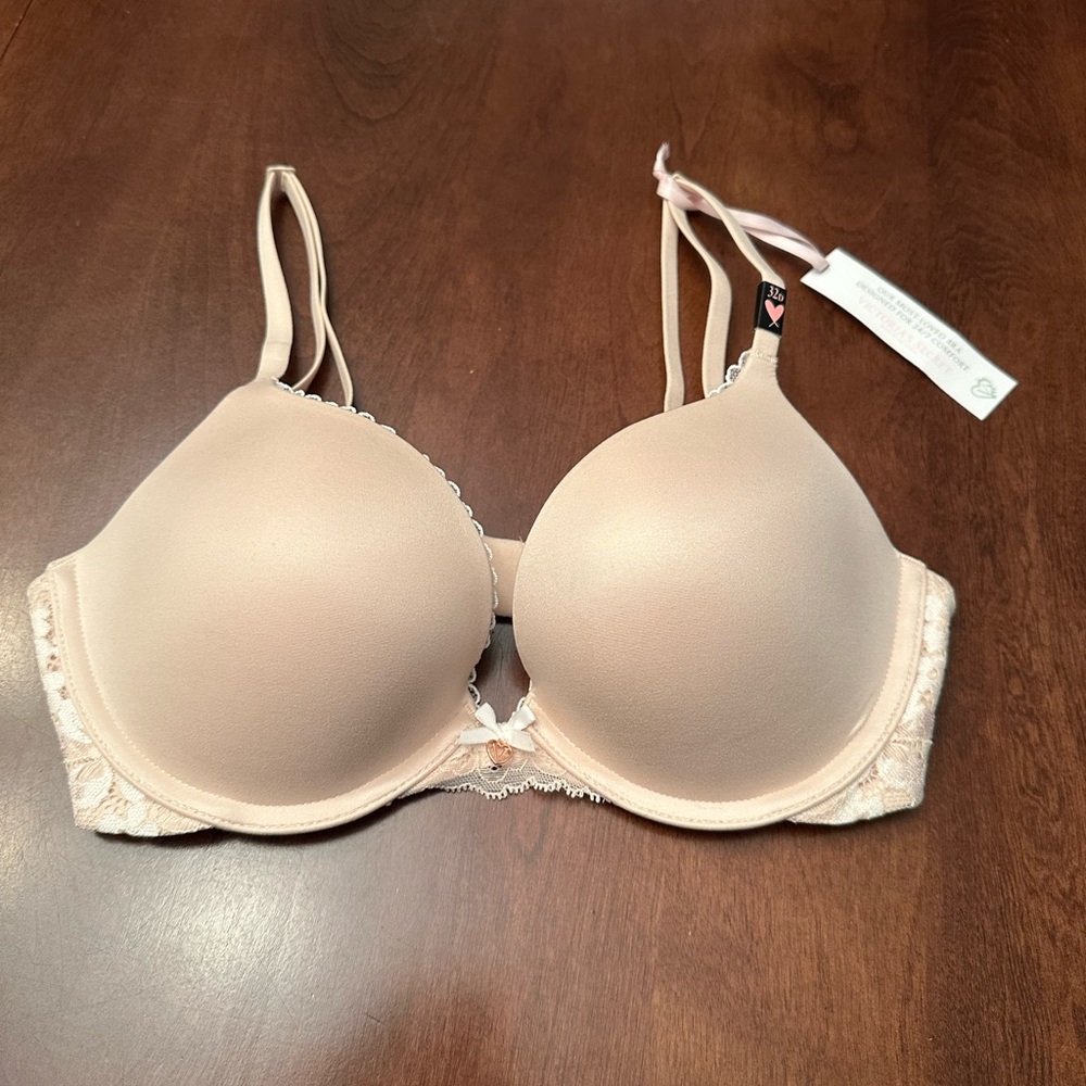 NWT Victorias Secret Body by Victoria Push Up Bra